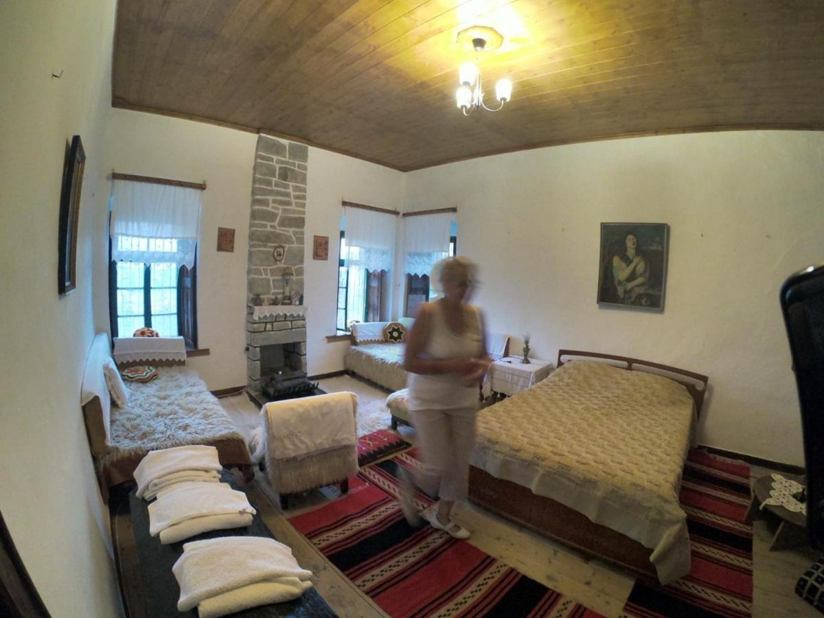Traditional Guesthouse Përmet Екстериор снимка