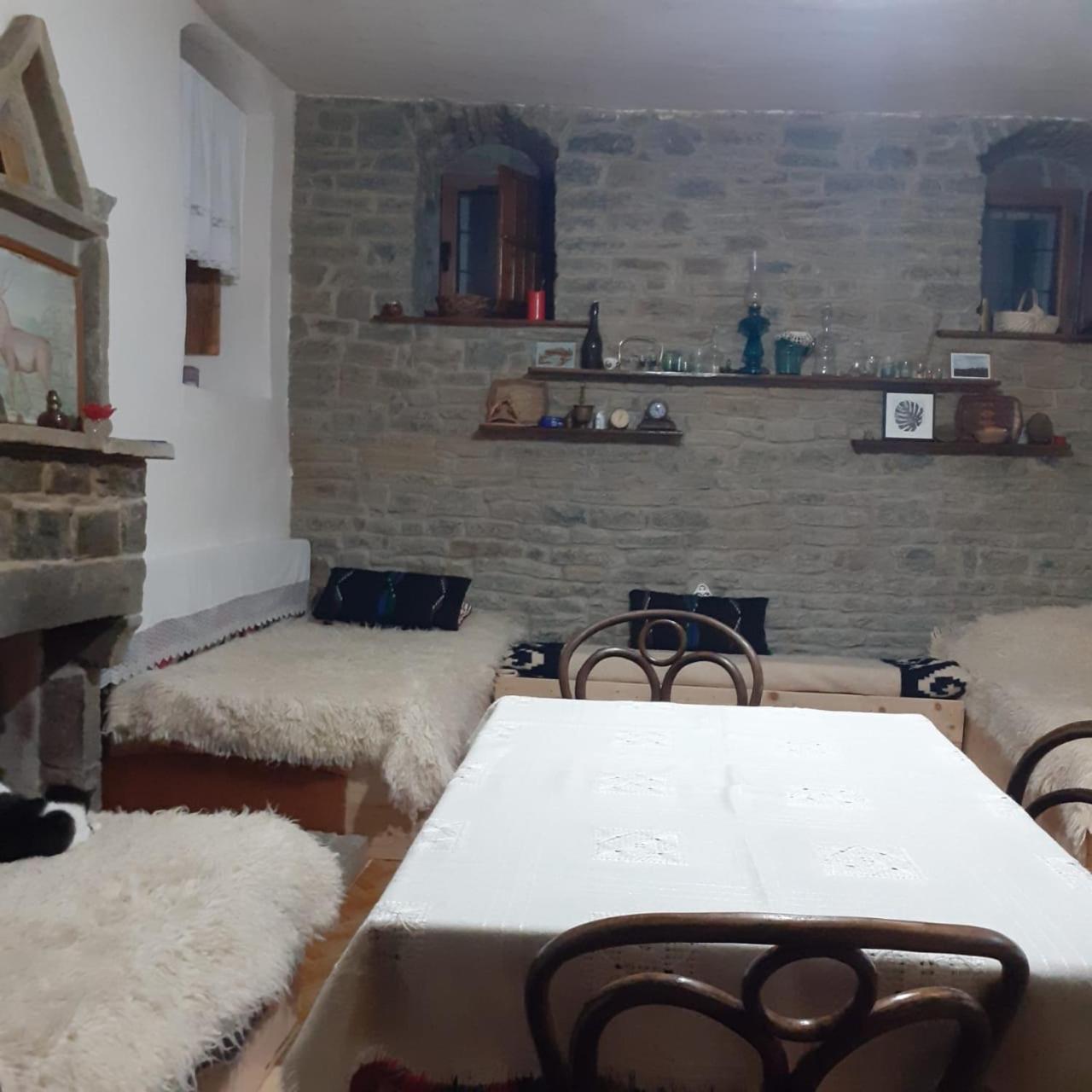 Traditional Guesthouse Përmet Екстериор снимка
