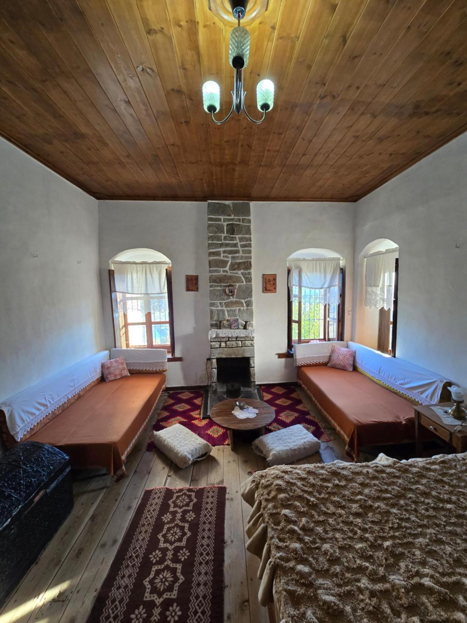 Traditional Guesthouse Përmet Екстериор снимка